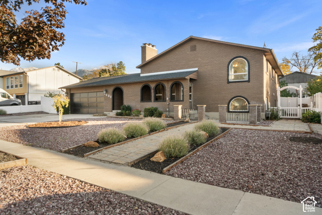 1232 E Lori Cir
                     MLS #2193663