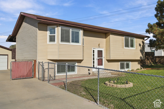 5808 S Salem Ave
                     MLS #2193666