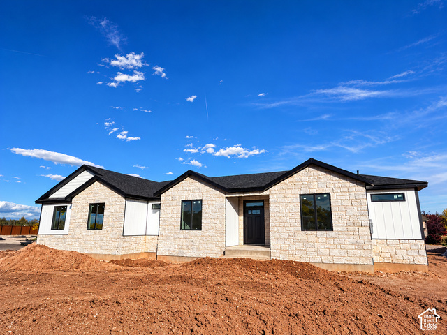 21 S CONSTITUTION DR, Roosevelt UT 84066