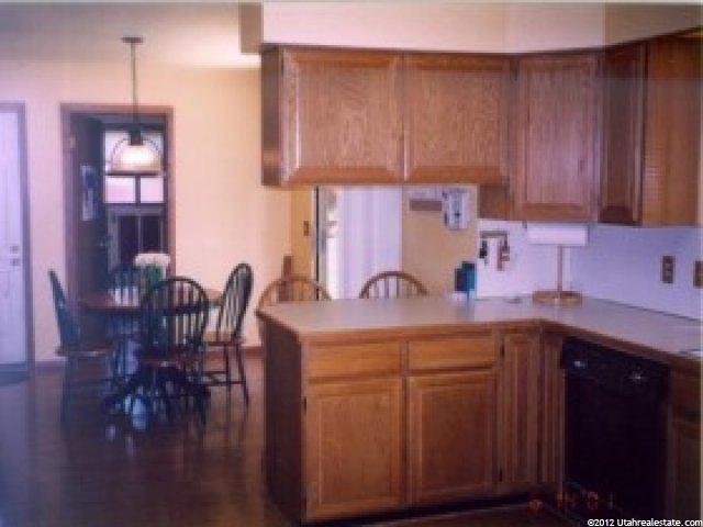 8942 Cobblecrest Ln, Sandy, UT 84093 — photo 4