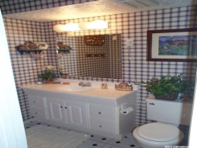 1259 Mockingbird Ln, Sandy, UT 84094 — photo 8