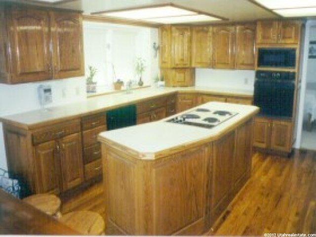 2 Shadow Wood Ln, Sandy, UT 84092 — photo 4