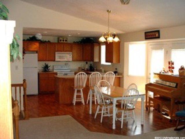 668 W 2350 N, Layton, UT 84041 — photo 2