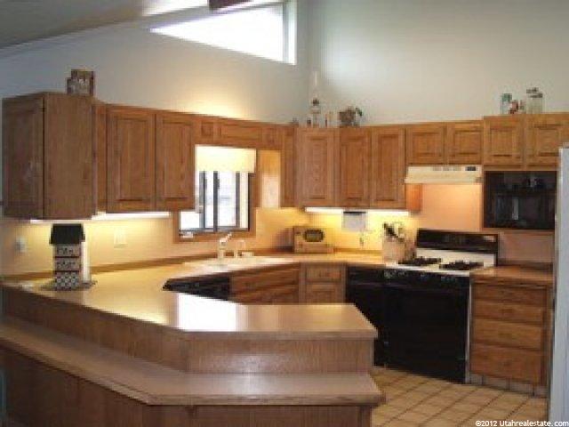 9822 S 300 E, Sandy, UT 84070 — photo 4