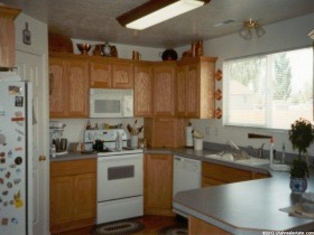 1573 N 2615 W, Clinton, UT 84015 — photo 3