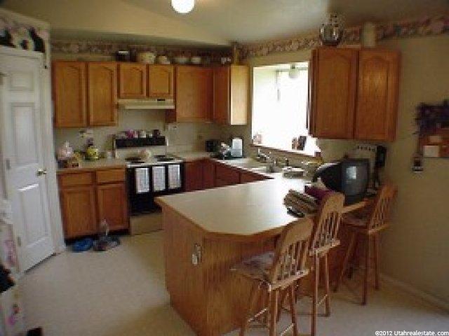 9811 Dolomite Ln, Sandy, UT 84094 — photo 4
