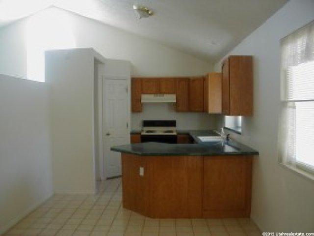 558 Creek View Dr, Murray, UT 84107 — photo 4