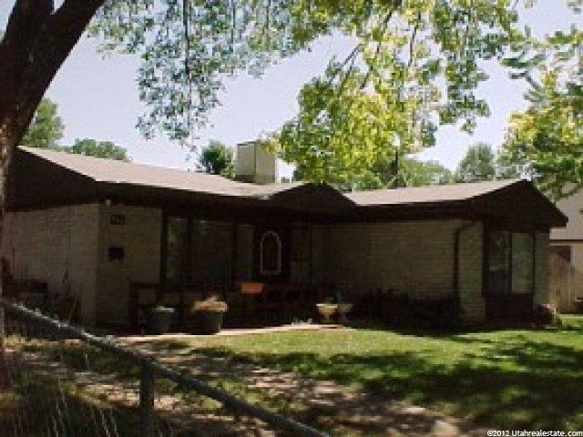 863 Birch St, Clearfield, UT 84015 — photo 2