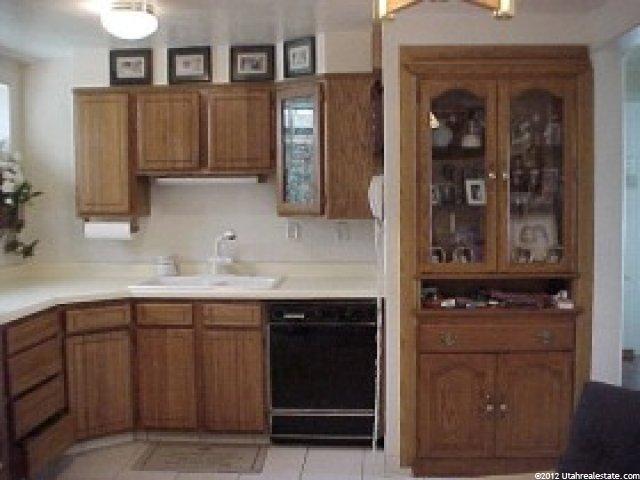 863 Birch St, Clearfield, UT 84015 — photo 3