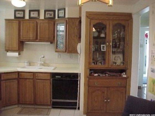 863 Birch St, Clearfield, UT 84015 — photo 5