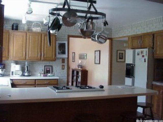 8732 Tracy Dr, Sandy, UT 84093 — photo 2