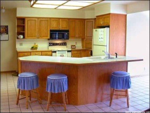 2565 Rockhampton Dr, Sandy, UT 84092 — photo 5