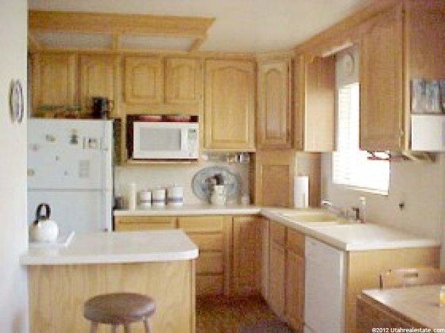 8406 Strato Dr, Sandy, UT 84093 — photo 4