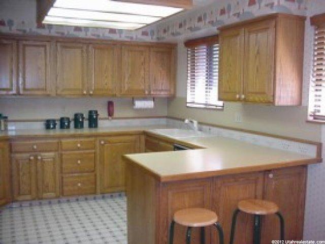 1040 Elaine Dr, Bountiful, UT 84010 — photo 3