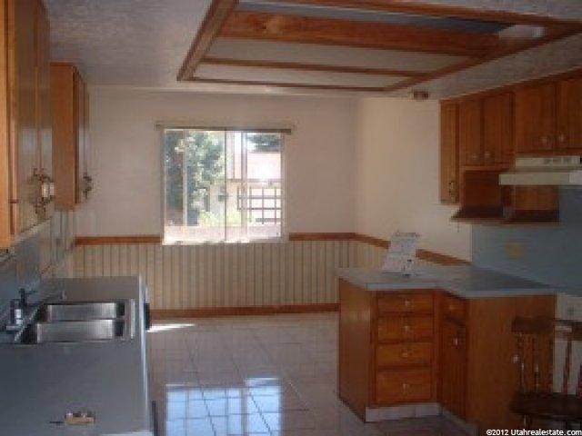 707 S Main St, Centerville, UT 84014 — photo 3
