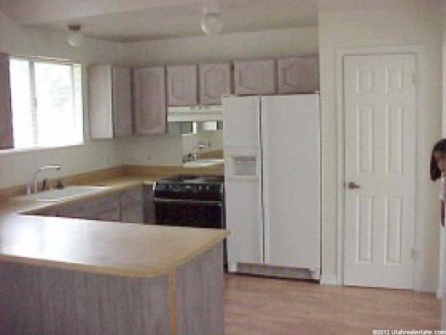 1561 Ridgemark Dr, Sandy, UT 84092 — photo 4