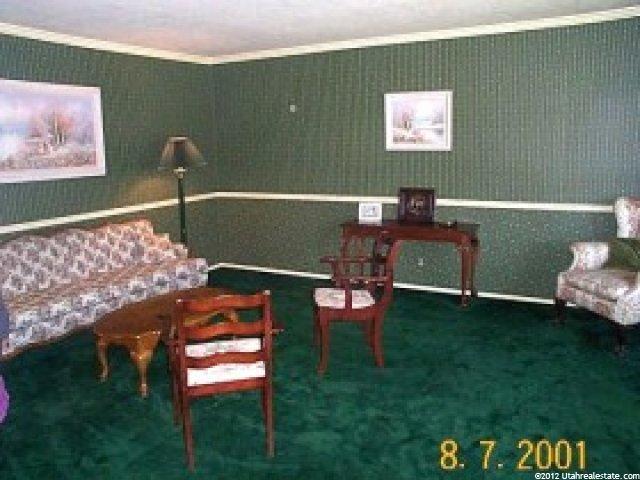 977 Oakwood Dr, Bountiful, UT 84010 — photo 2
