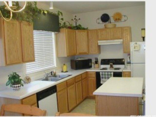 1941 W 2025 S, Syracuse, UT 84075 — photo 2