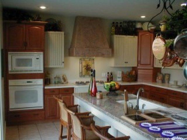 9563 S Candle Tree Ln, Sandy, UT 84092 — photo 3