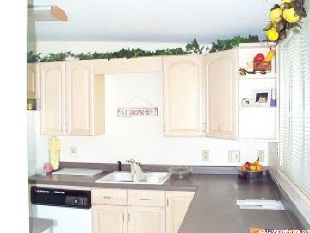 625 Sherwood Dr, Layton, UT 84041 — photo 4