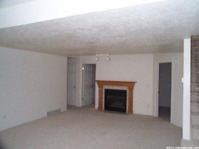 2120 Oak Ln, Layton, UT 84040 — photo 2