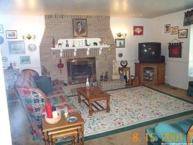 697 Chelsea Dr, Bountiful, UT 84010 — photo 2