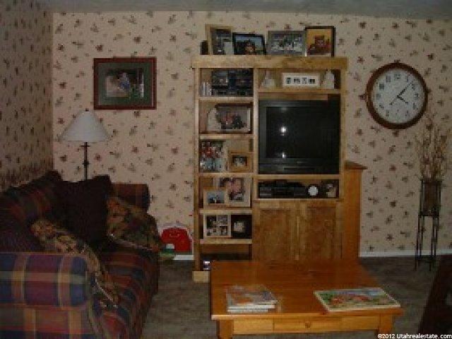 823 Amethyst St, Layton, UT 84041 — photo 3