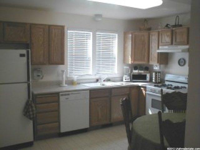 178 N 360 W, Clearfield, UT 84015 — photo 2