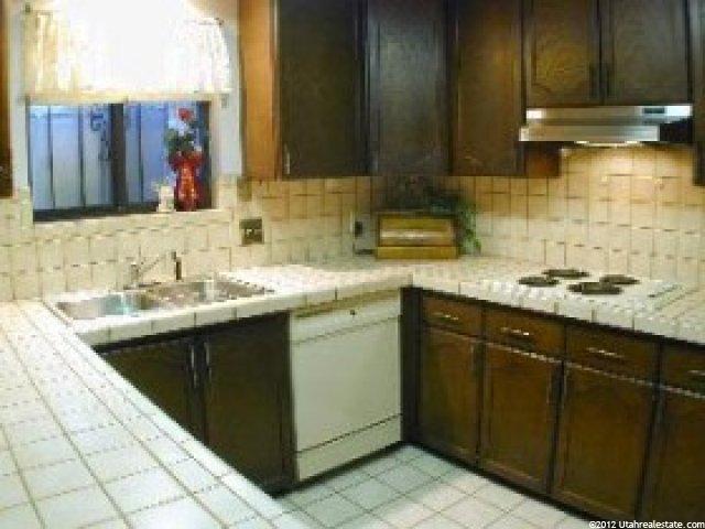 8561 Fayeway Dr, Sandy, UT 84094 — photo 3