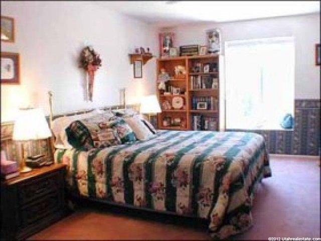 2437 Hunts End Dr, Sandy, UT 84092 — photo 6
