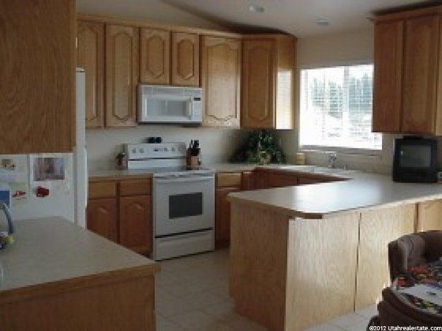 2172 N 2070 W, Clinton, UT 84015 — photo 3