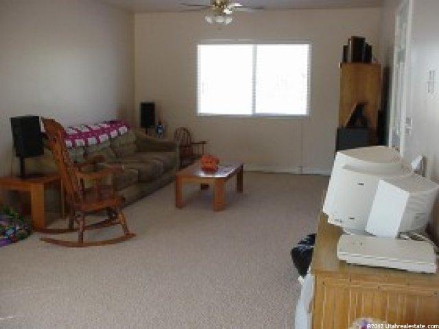 2172 N 2070 W, Clinton, UT 84015 — photo 4