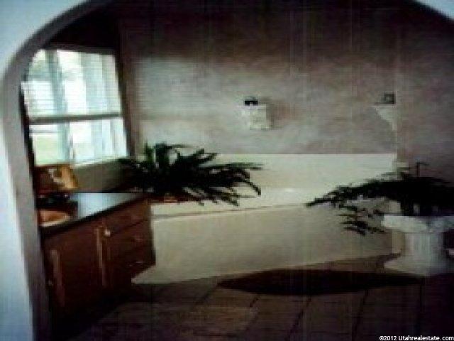2741 N 1825 E, Layton, UT 84040 — photo 3