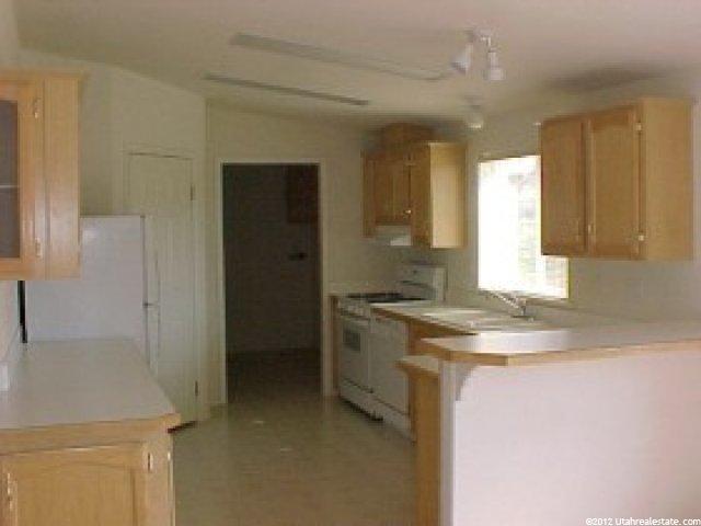 5142 S 2875 W, Roy, UT 84067 — photo 4