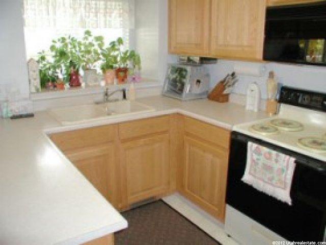 698 Lewis And Clark Cir, Centerville, UT 84014 — photo 4