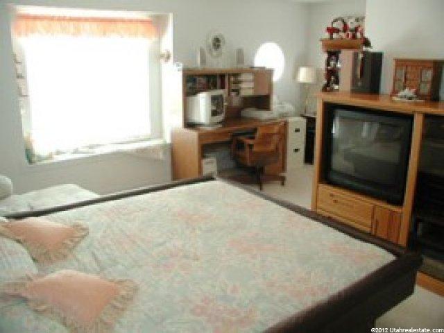 698 Lewis And Clark Cir, Centerville, UT 84014 — photo 6