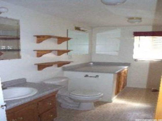 2075 Clara St, Layton, UT 84041 — photo 8