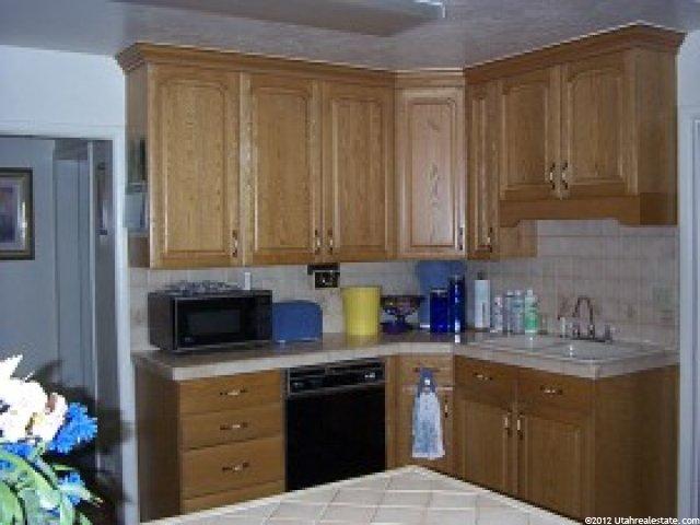 5442 Avalon Dr, Murray, UT 84107 — photo 2