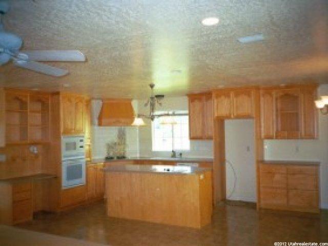 212 Larsen Ln, Layton, UT 84041 — photo 4