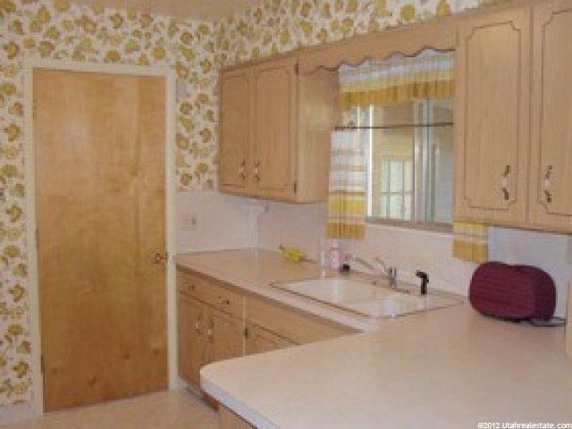 608 E 2025 S, Bountiful, UT 84010 — photo 4