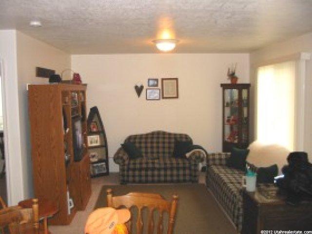 344 N Peach St, Santaquin, UT 84655 — photo 2