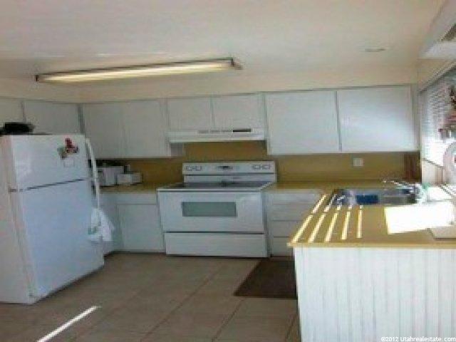 942 Bristol Rd, Fruit Heights, UT 84037 — photo 5