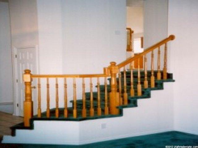 558 Creek View Dr, Murray, UT 84107 — photo 2