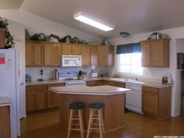 1598 N 2530 W, Clinton, UT 84015 — photo 4
