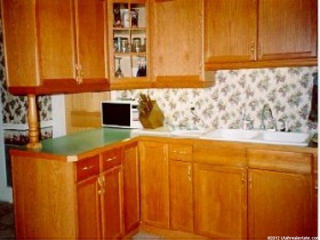 553 Douglas St, Ogden, UT 84404 — photo 2