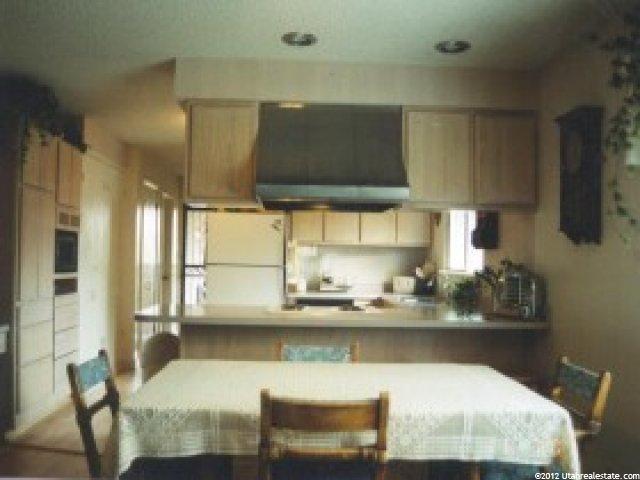 9527 S 1380 E, Sandy, UT 84092 — photo 2