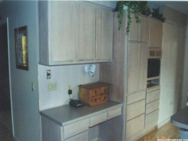9527 S 1380 E, Sandy, UT 84092 — photo 8