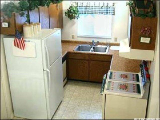 8049 Thoreau Dr, Magna, UT 84044 — photo 5