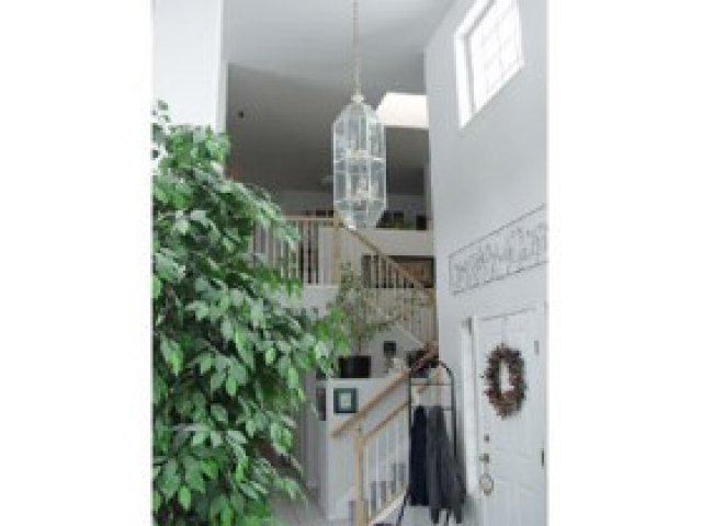 487 Crown Ridge Cir, Murray, UT 84107 — photo 2