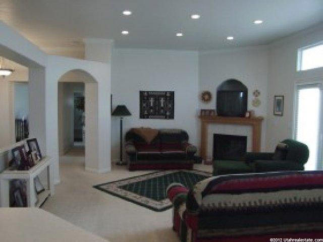 729 W 2175 N, Layton, UT 84041 — photo 2